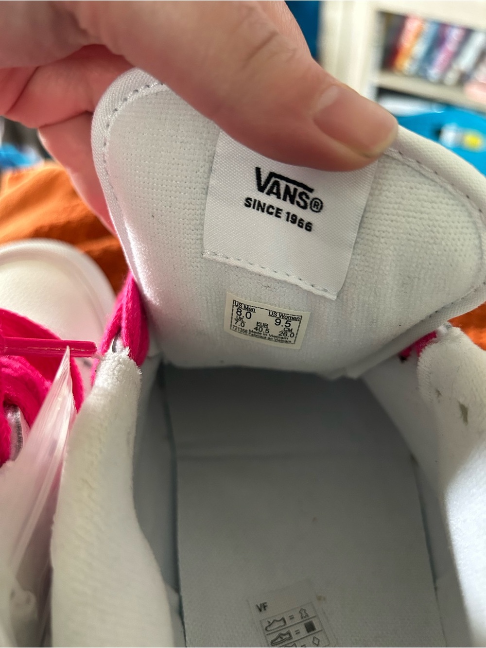 White Vans sneakers with pink laces Knu skool men’s 8 or women’s 9.5 new - Picture 4 of 5